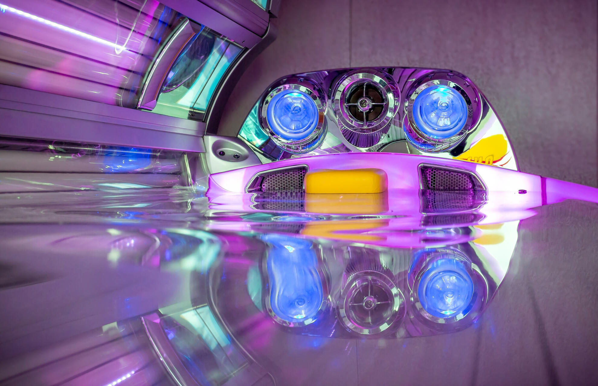 Detalle de cama de bronceado